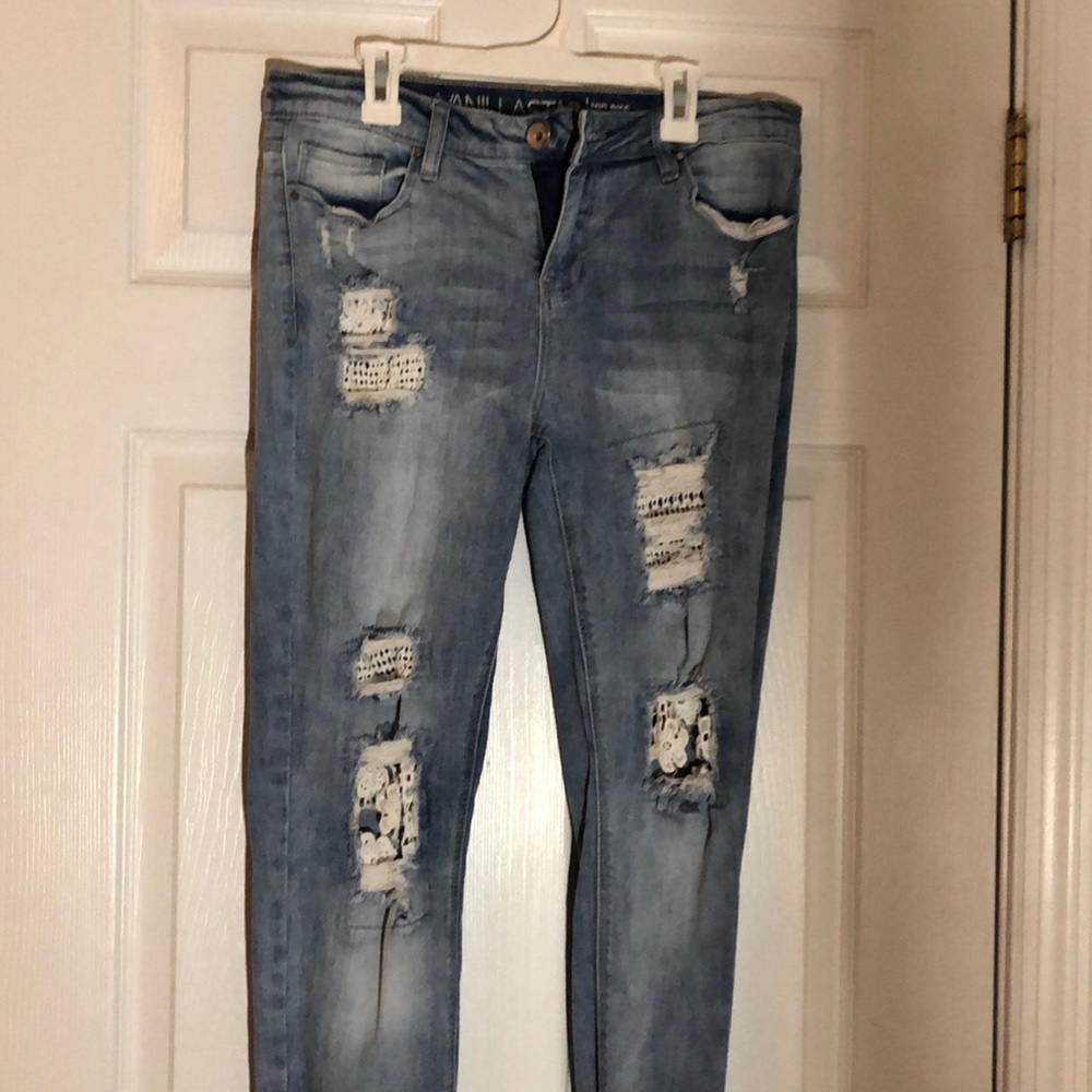 Skinny Jeans with Lace Rips